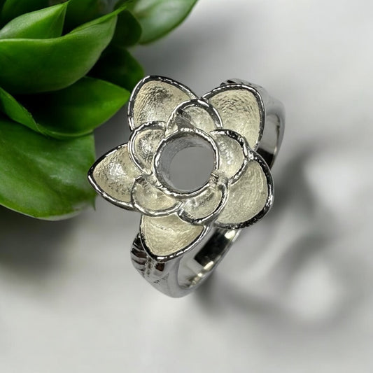 925 Sterling Silver Ring Size 9