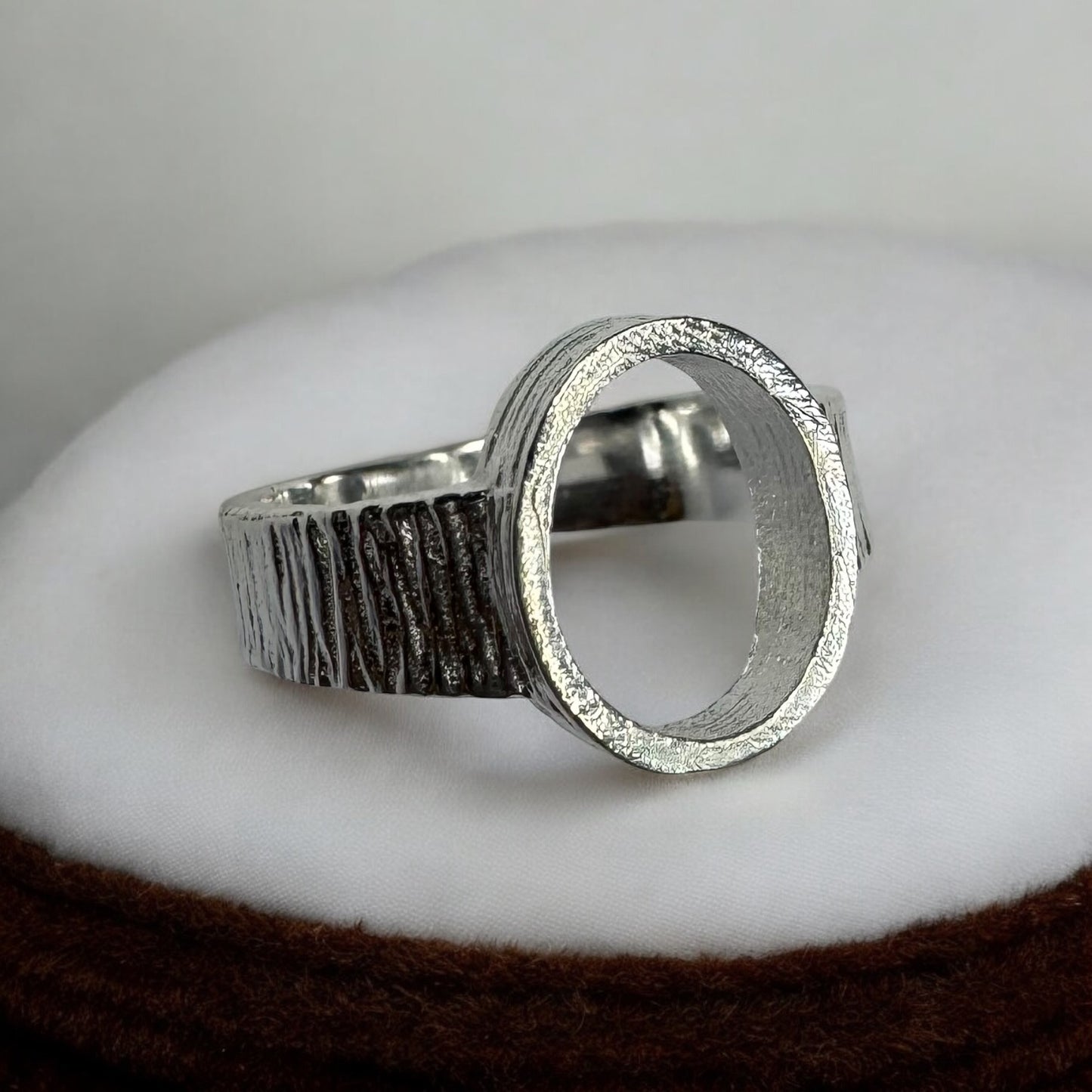 925 Sterling Silver Bezel Set Ring Size 8