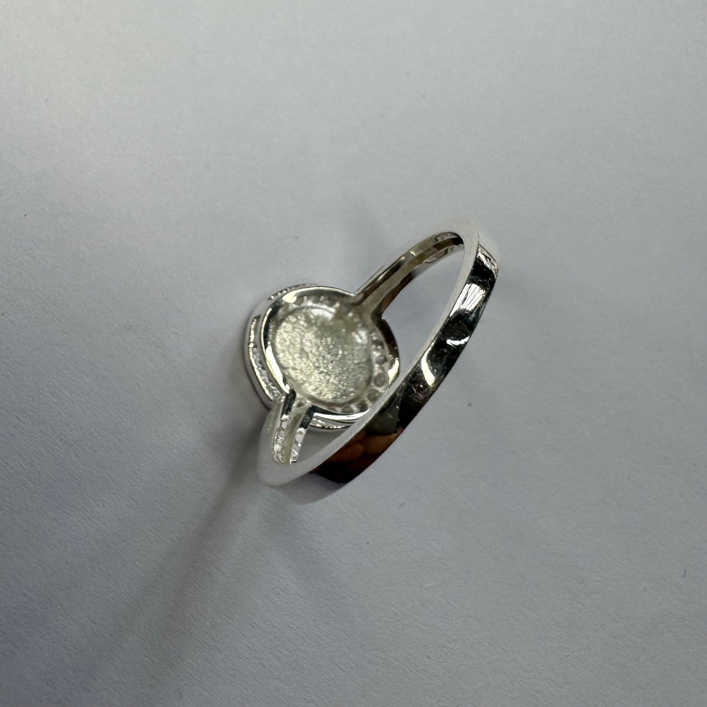 925 Sterling Silver and Cubic Zirconia Ring Size 8