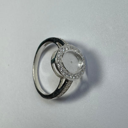 925 Sterling Silver and Cubic Zirconia Ring Size 8