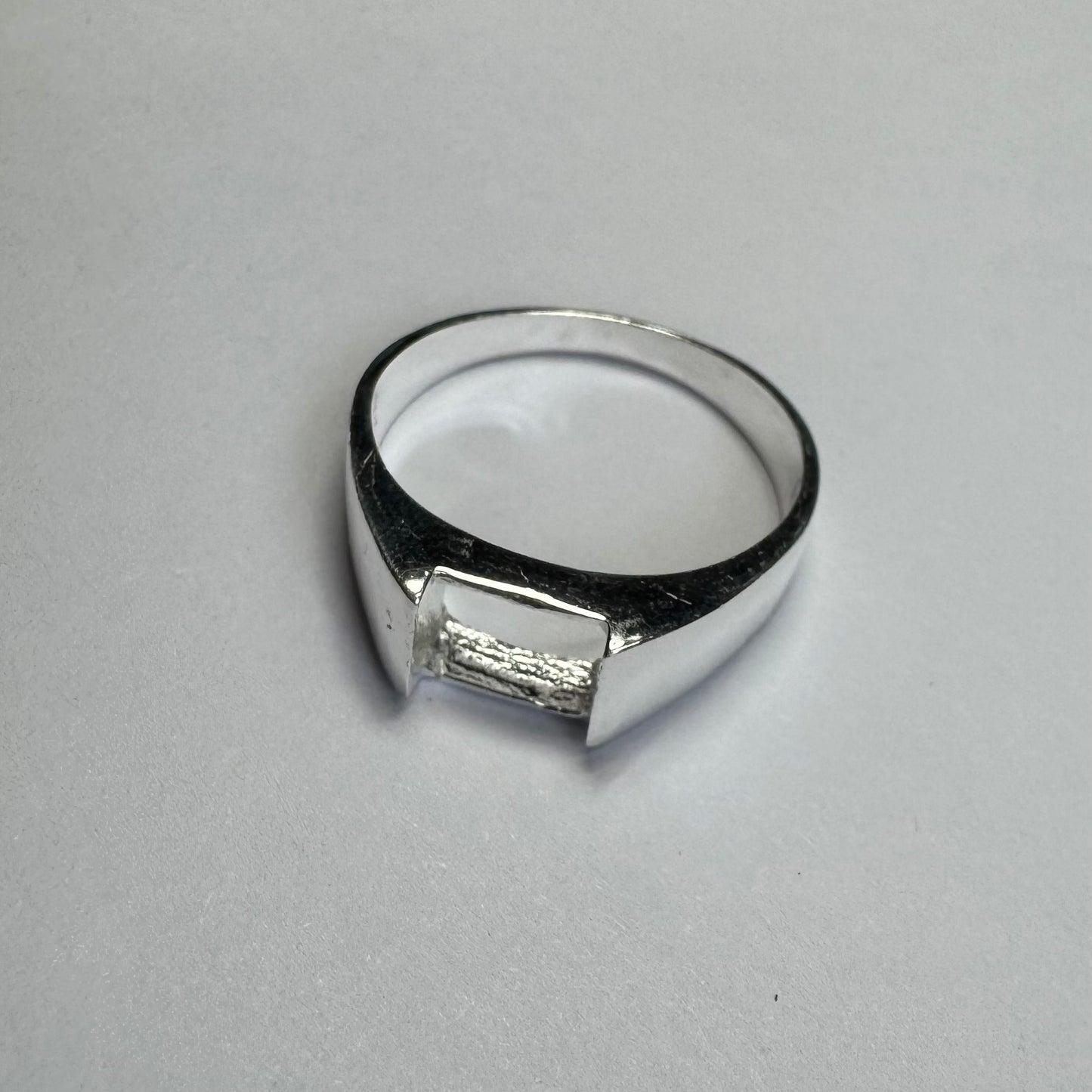 925 Sterling Silver Ring Size 8