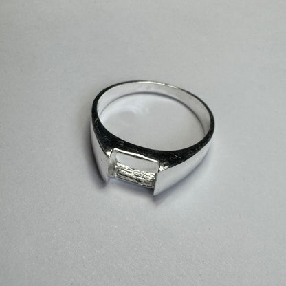 925 Sterling Silver Ring Size 8