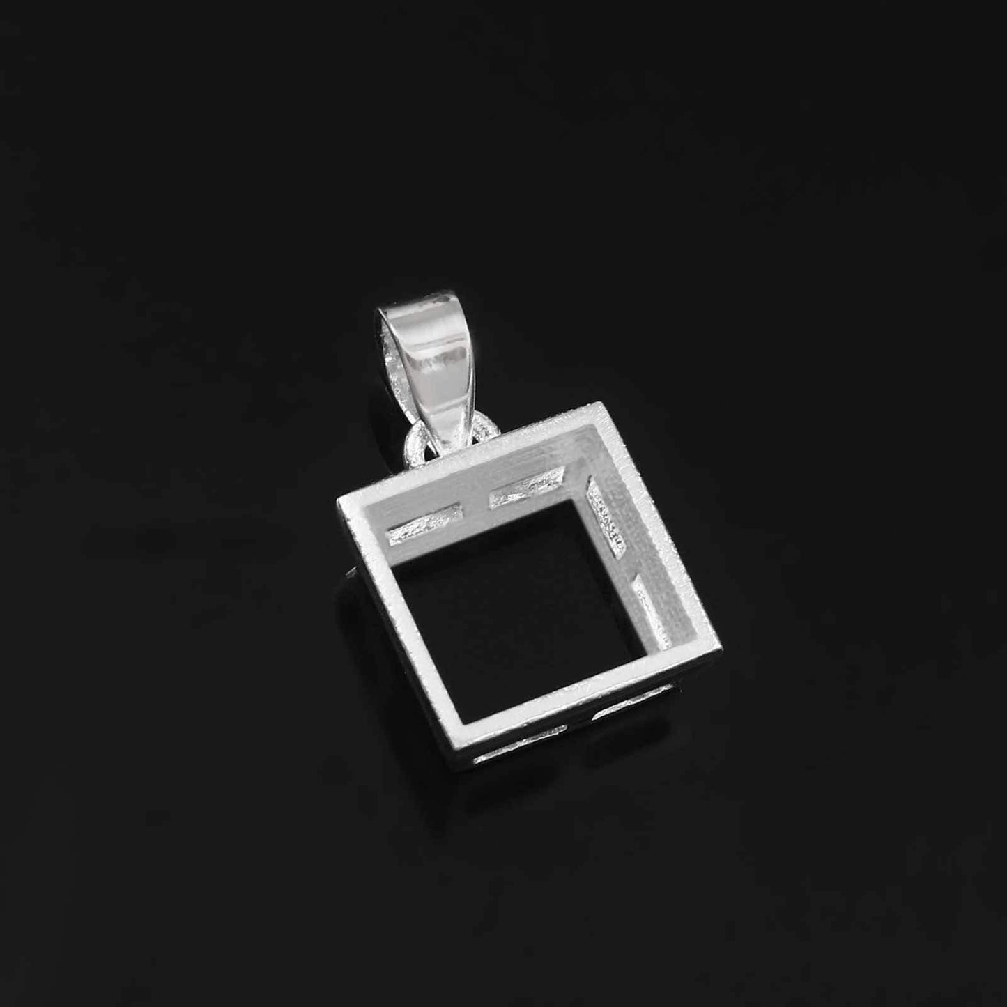 925 Sterling Silver Bezel Set Pendant