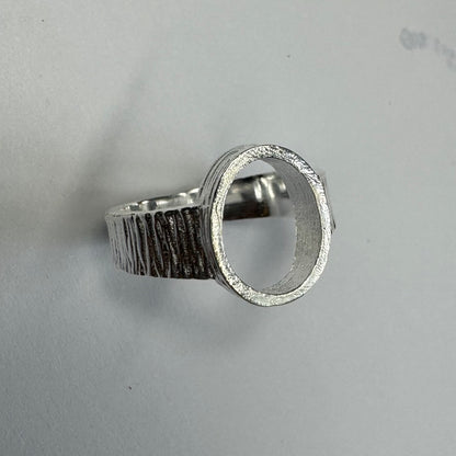 925 Sterling Silver Bezel Set Ring Size 8