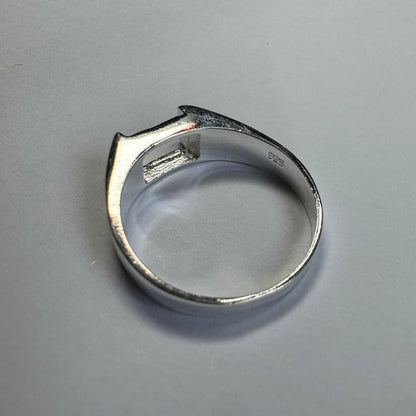 925 Sterling Silver Ring Size 8