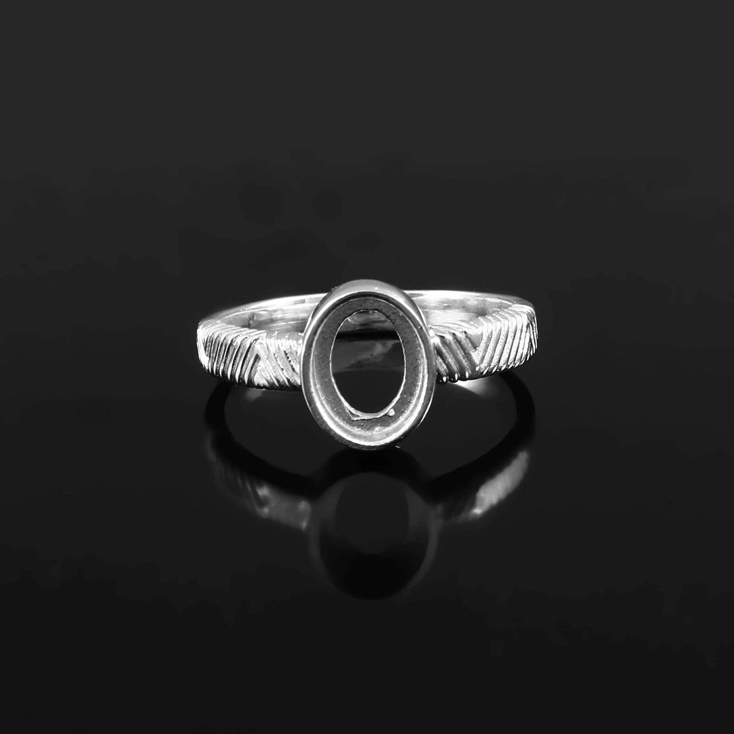 925 Sterling Silver Bezel Set Ring Size 7