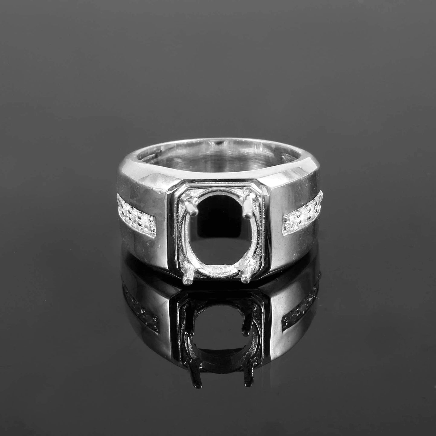 925 Sterling Silver and Cubic Zirconia Chunky Ring (Mens or Larger Sizes Ladies) Sizes 8-11