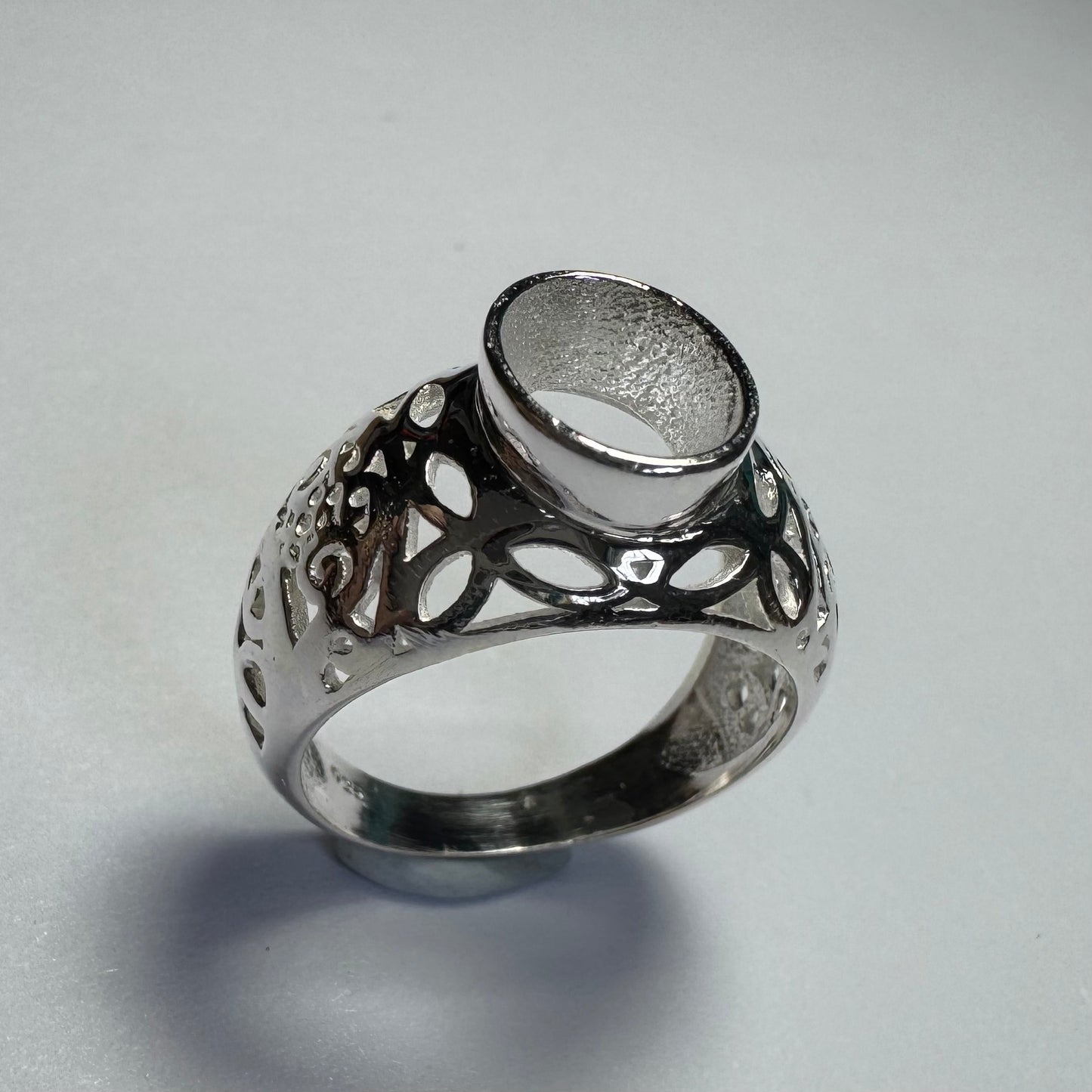 925 Sterling Silver Chunky Ring (Mens or Larger Sizes Ladies) Sizes 8-11