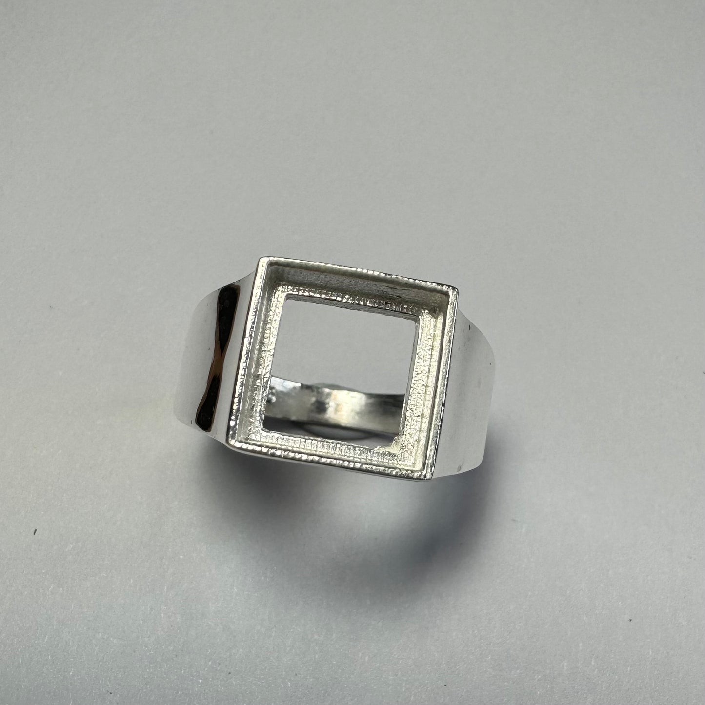 925 Sterling Silver Chunky Ring (Mens or Larger Sizes Ladies) Sizes 8-11