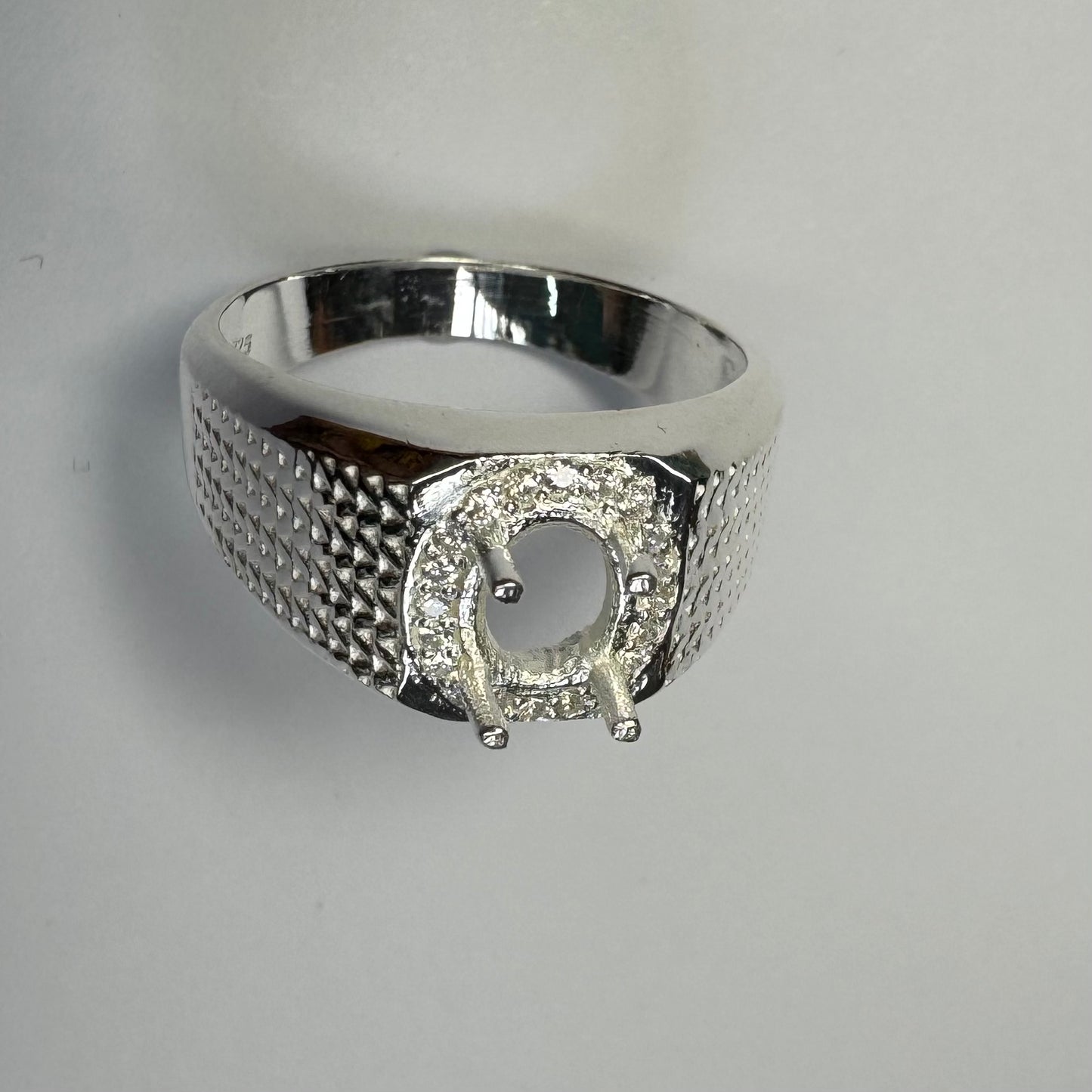 925 Sterling Silver and Cubic Zirconia Chunky Ring (Mens or Larger Sizes Ladies) Sizes 8-11