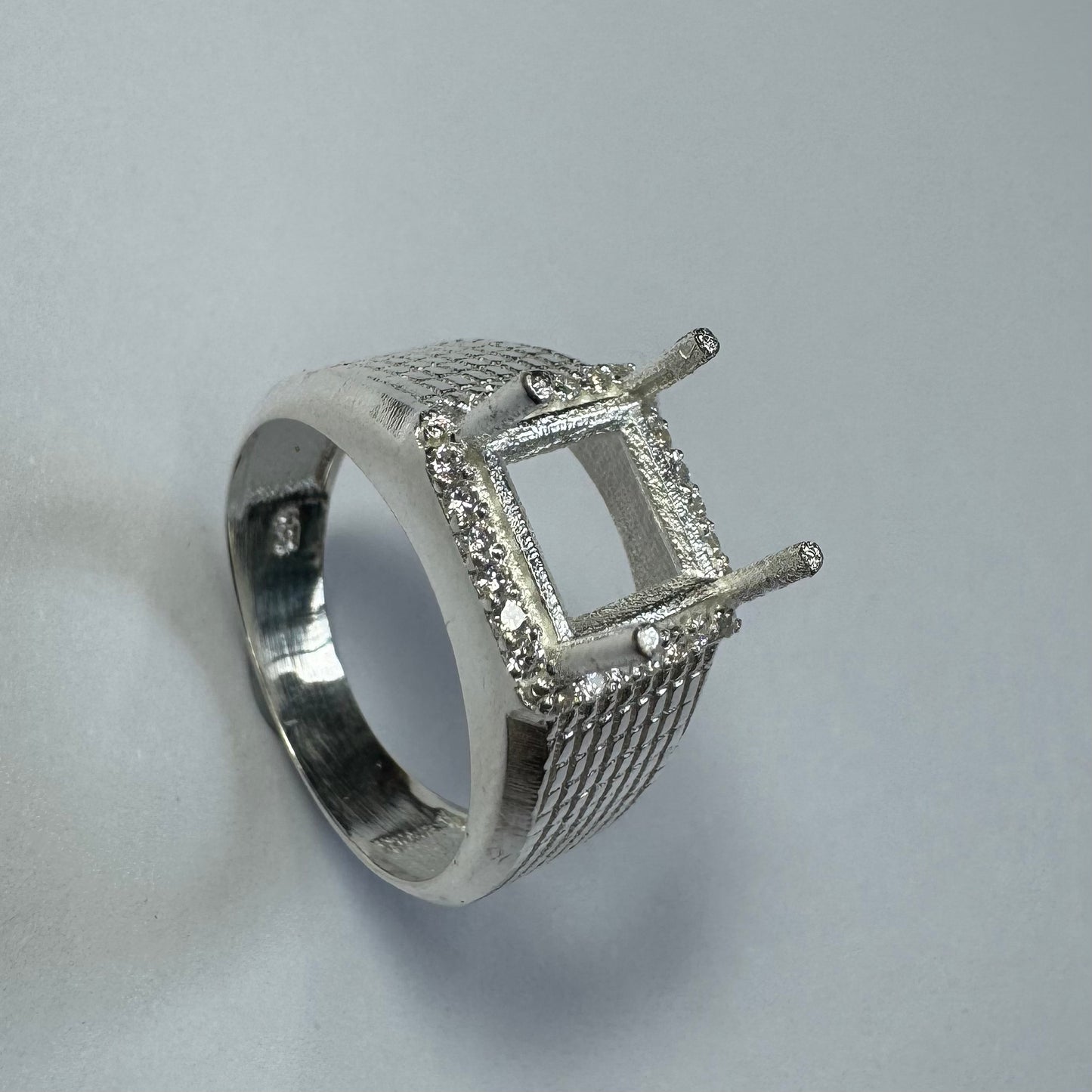 925 Sterling Silver and Cubic Zirconia Chunky Ring (Mens or Larger Sizes Ladies) Sizes 8-11