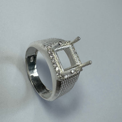 925 Sterling Silver and Cubic Zirconia Chunky Ring (Mens or Larger Sizes Ladies) Sizes 8-11