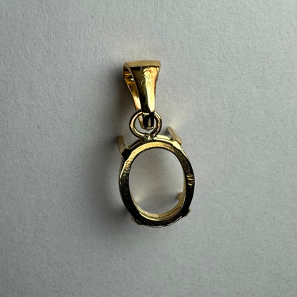 18ct Gold 4 Claw Double Bezel 8x6mm Oval Pendant with Tapered Bail