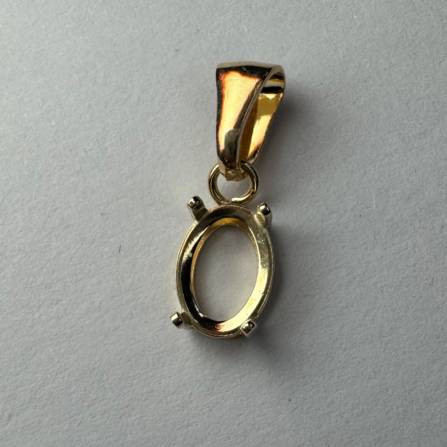 9ct Gold 4 Claw Double Bezel 6x4mm Oval Pendant with Tapered Bail